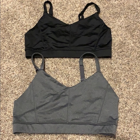 Sports bras - Picture 1 of 5
